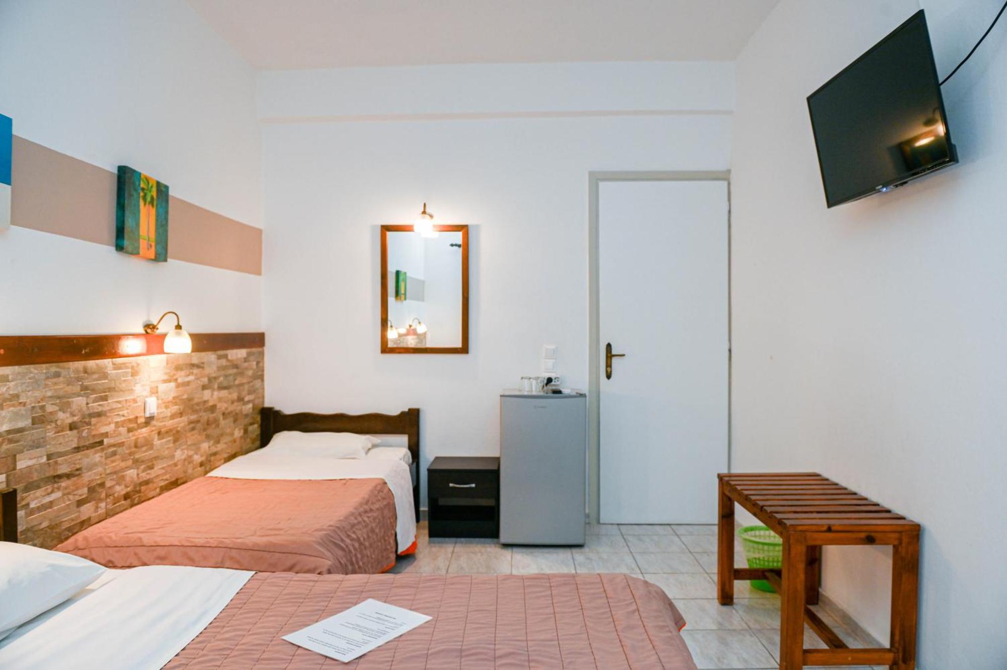 Narkissos Hotel Kamári Exteriör bild